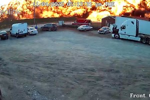 Moment UPS plane crashes near Kentucky airport caught on CCTV - AOL