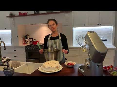 Basic Pavlova - ‪@donnahayonline‬ Recipe