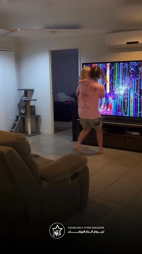 ‎Stars Casablanca - نجوم الدار البيضاء‎ on Instagram‎: ". طفلة تعمل مقلب مرعب بوالدها 😂😂… #نجوم_الدار_البيضاء"‎