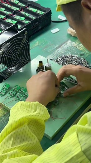 “Quality Matters: Manual Post-Soldering PCB Inspection & Assembly ⚡”