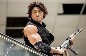 Commando 2 Trailer Launch : विद्युत जामवालचा अ‍ॅक्शनपट ‘कमांडो २’ चा ट्रेलर आऊट!!