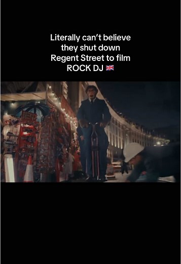 Robbie Williams: Behind the Scenes of Rock DJ