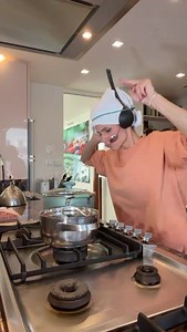 2.9M views · 10K reactions | Le bambine stanno tornando da scuola con un esercito di compagni affamati e mi hanno chiesto di cucinare i pancake 丹… IO:  | Michelle Hunziker | Facebook