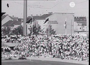 141K views · 2.2K reactions | Heute vor 56 Jahren holte sich der FC Bayern München seinen ersten Bundesliga-Sieg! ⚪ Die Highlights des 2️⃣:0️⃣-Erfolgs unserer Legenden gegen Frankfurt!  | FC Bayern Legends | Facebook