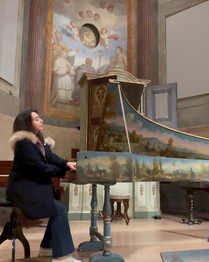 Catalina Vicens on Instagram: "After you listen to an electrifying program of Scarlatti and Neapolitan mandolin music with @aviavital Avi Avital, you had a glass of red wine, and you get to be the curator/performer of a collection with a harpsichord built on the year Scarlatti was born and built in the city he and his father worked… . . Mattia De Gand, Rome 1685 #harpsichord #clavicembalo #cembalo #clavecin #tagliavinicollection #historicalkeyboard #neapolitan #napolitana #roman #romano #flemish