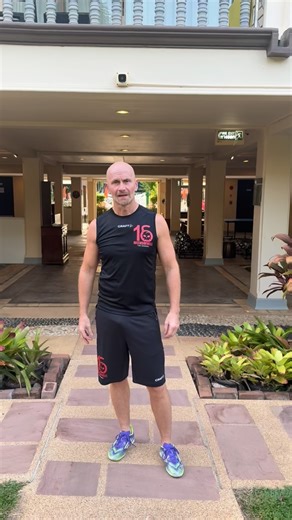 Årets 1a (av flera) utmaning presenteras här och nu 😄 170 dagar till midsommar✅ En timmes stretch/ rörelse per dag, dvs 170h … Kommer jag ner i split och / eller spagat? Eller kommer jag åtminstone ’nära’ ? Eller misslyckas jag… Vad tror DU? Helt ok att vara ärlig i sin gissning 😂 Varför denna utmaning kanske någon klok människa undrar 🤔 Svaret är enkelt… jag har alltid påstått att det går att gå från modell stel till mjuk inom denna tidsram och nu är det dags att bevisa det (eller alla fall 