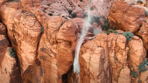 Have You Ever Seen A Reverse Waterfall? (Crazy Footage)