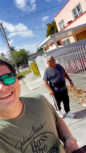 My Abuelo’s first fully autonomous car ride 🚙😎