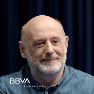 68K views · 3.8K reactions | Carlos de Hita graba los sonidos de la naturaleza y así es capaz de 'ver' el mundo con sus oídos. "Cuando empecé a grabar el paisaje sonoro era mucho más rico, había más variedad. En 50 años, en el mundo occidental ha desaparecido la mitad de los vertebrados". | Aprendemos juntos | Facebook