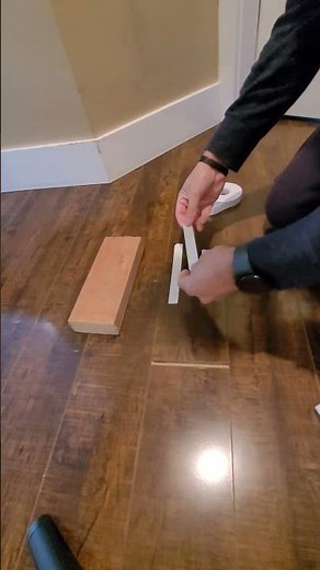 how to fix gaps in laminate flooring #laminateflooring #gaps#builder #hamdyman#laminaterepair #diy