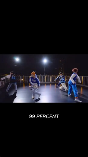 IQ141、MENSA会員の川島如恵留さんが所属するTravis Japanの精鋭メンバーたち、空間認識能力と数学的理解に長けていなければこれだけのダンスは踊れないのでは 恐るべし #トラジャ #TravisJapan 〈空間認識能力と数学的理解〉 IQテスト（特にウェクスラー成人知能検査など）でも測定される「空間認識」のスコアが高いと、ダンスにおいて圧倒的なアドバンテージになります ・ 空間の把握：鏡の中の自分と、実際の自分の手足の位置関係を脳内で即座に変換し、ズレをミリ単位で修正できます ・軌道の計算：手足が描く「円」や「直線」の軌道を幾何学的に理解しているため、動きに迷いがありません ・フォーメーション：多人数で踊る際、自分が今どこにいて、次にどこへ移動すべきかを俯瞰的（鳥の目）に把握する能力に長けています by Gemini