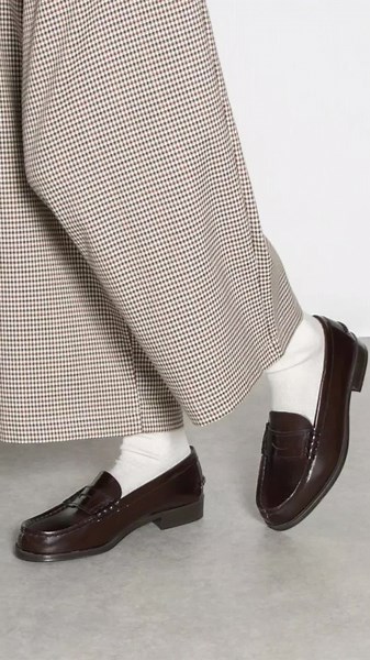 Stylish Brown Penny Loafers for Minimalist Look