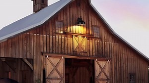 Solar Barn Light for Outside, Dusk to Dawn Outdoor Wall Lights Solar Powered, Farmhouse Exterior Wall Sconce, Industrial Outside Lighting Fixture, Rustic Lantern for Garage, Barn, Shed