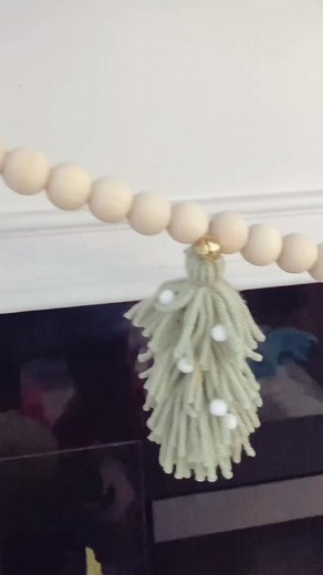 DIY Christmas Tree Tassel Tutorial - How to Make Festive Garland