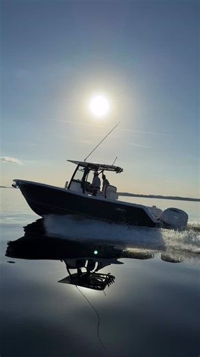 2.8K views · 229 reactions | Full speed into the weekend on the Gamefish27CB #Seahuntboats #seahunt #yamahaoutboards #jlaudio #gatorstep #gemluxfishing #centerconsolesonly #centerconsole #garminmarine | Sea Hunt Boat Company | Facebook