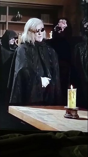 The Omega Man (1971) Review - Sci-Fi apocalyptic epic with Planet of the Apes lead Charlton Heston