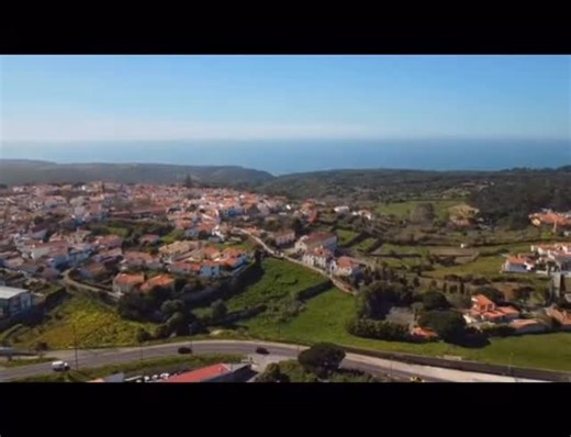 Marta Vozone Naudin on Instagram: "🏗️ Oportunidade premium em Sintra | Terreno 7.632 m² Terreno exclusivo em Almoçageme com projeto aprovado (em fase final) para condomínio fechado de luxo com 8 moradias. ✨ Destaques do projeto ✔ Piscina e zonas de lazer ✔ Vista serra & mar ✔ Arquitetura moderna para mercado premium 📍 Localização estratégica • 5 min das melhores praias de Sintra • 10 min de Cascais e Sintra • 30 min de Lisboa e aeroporto 💼 Ideal para construtores e investidores à procura de e