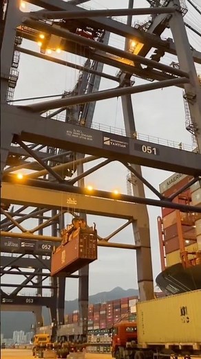 Container crane operator