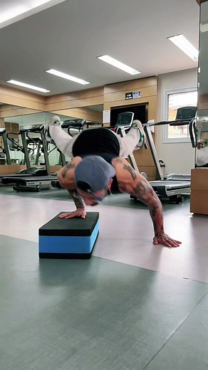 Alien Calisthenics Workout Challenge