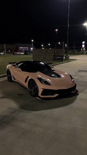 This beautiful C7 got a complete makeover with #vinylfrog vinyl film! A true head turning look protected with a layer of ceramic to ensure longevity of the wrap and give our client an effortless way to clean their vehicle!! If you'd like enhance the appearance of your vehicle contact us today! - Book with us today! - Enhance your vehicle. Embrace your style. - #wrap #professional #carwrap #girlwrapper #averydennison #spacecity #real #chemicalguys #houstonwraps #houstonwrappers #houston #corvette