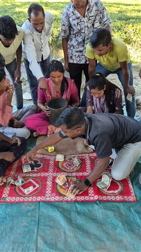 How the 'Dabbo' gambling game is set up during Eid to swindle money.