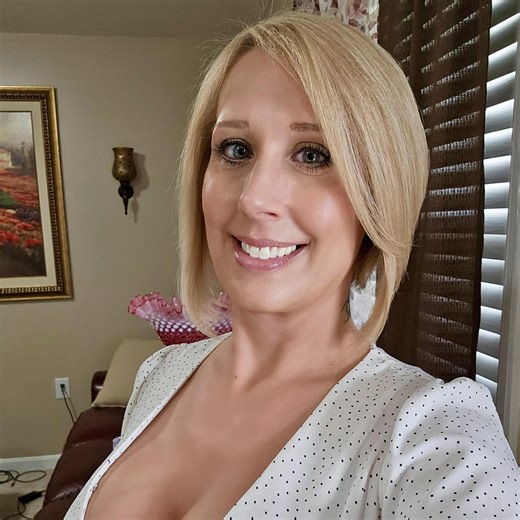 #sharethisreel #fypシ゚viralシ #reeleditimg #fypageシ #miniskirtoutfit #littleblackdress #LittleBlackDress2025 | Lori Poling