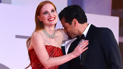 On Jessica Chastain and Oscar Isaac’s Incredibly Intimate Red-Carpet Moment in Venice
