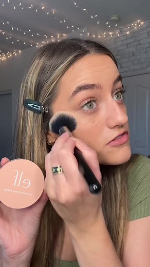 Okay this is really good @elfyeah 👀🫶🏼 #elfsettingpowder #fyp #danireviews #danitrys