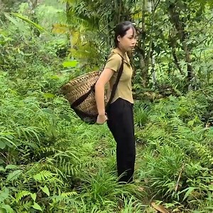 Walking into the forest, I accidentally slipped and fell and a stranger passing by saved my life | Lion King