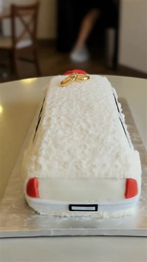 310K views · 10K reactions | Wedding Limousine Cake, blending luxury and romance with playful elegance. The sleek white vehicle, complete with frosting windows, wheels, and golden rings on top, makes it perfect for a wedding celebration or anniversary with a twist of humor and grandeur. #cake #cakedecorating #cakeideas | Angel Carrera | Facebook