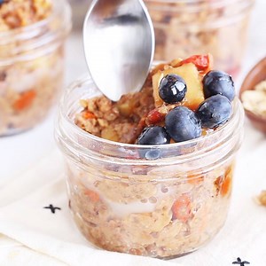 287K views · 224 reactions | SUPERFOOD INSTANT POT OATMEAL in a Jar! One batch, 6 jars, and breakfast MEAL PREP made EASY! Make it in the Instant Pot, multi-cooker, slow cooker, whatever you have will work. Gluten free & vegan option. PRINTABLE RECIPE —> https://ccrunch.cc/superfoodoats A tasty and wholesome oatmeal to go! Sponsored by Bob's Red Mill Natural Foods | Cotter Crunch - Gluten-Free Recipes & Nutrition | Facebook