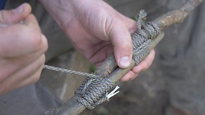 How to bind two sticks together using a round lashing