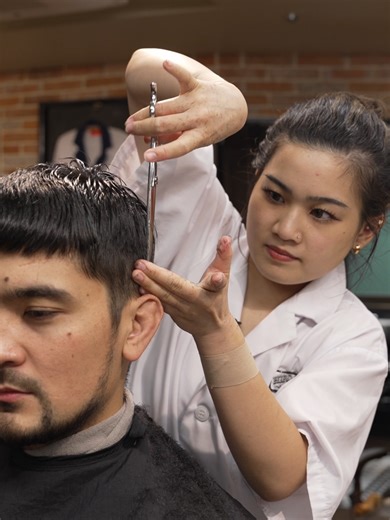 💈(ASMR) Japan’s Female Barber Experience You Won’t Find Anywhere Else Location: Hiro Ginza Barber Shop Sendai Main Branch Sendai Play Building 3F, 4-1-3 Aoba Ward, Central, Miyagi, Sendai, 980-0021 Stylist: Sato Shion @barbergirl__shion #asmr #yesplzasmr #longervideos #femalebarber #ladybarber