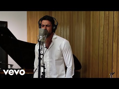 Michele Morrone - Hard For Me (Live and Acoustic Performance From Berlin)