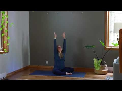 Mellow Yoga and Mobility | 21-Minute Upper Back Focus