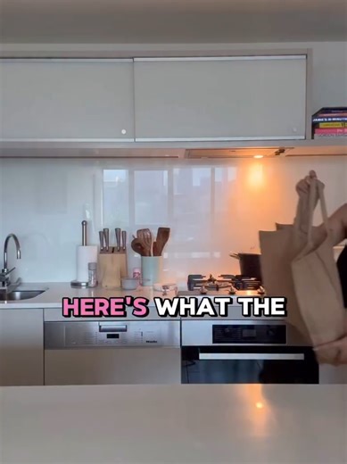 This is what the average working woman, 35 has in her trolley every week. You probably have a good job. You work hard. You manage high-level, high-stress roles. And you want to lose weight. But you keep telling yourself… “I can’t afford to prioritise my health.” “Healthy eating is expensive.” So let me show you something. Allen’s Killer Python – $5 Cadbury block – $8 Red Rock chips – $6 Oreo sleeve – $3 Bottle of wine – $85 That’s $107. That’s not groceries. That’s coping. And I’m not judging yo