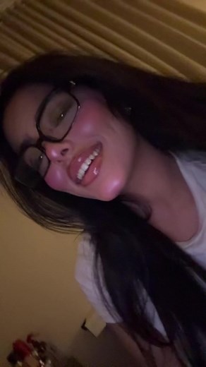 كيف أستخدم برنامج زوم باللغة العربية؟