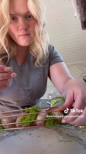 Under $7 DIY easyer wreath 🪺#budgetdecor #homedecor #springdecor