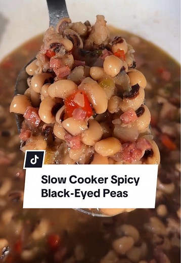 Slow Cooker Spicy Black-Eyed Peas with Ham and Bacon