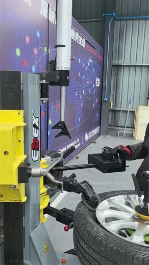 Watch This Machine Change Tires Easily. #automobile