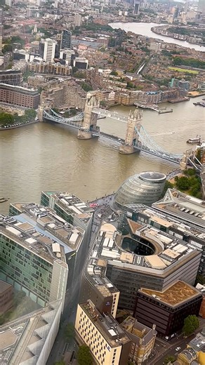 68K views · 1.8K reactions | Moving postcard from London Town ✨ #towerbridge #londontown #londonvibes #classiclondon #sholalawrence | London Town | Facebook