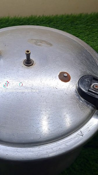 How to Check Pressure Cooker for Proper Functioning
