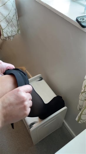 Love how thin these tights look, while still having a lining and being suitable for winter. #tights #stockings #wintertights #womenswear #tiktokmademebuyit