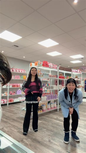 2.5K views · 64 reactions | Tumambay kna, may Tiktok entry kapa! O diba dito lang yan sa Reg’s Collection!! #localfilipinobusiness #regscollection #beautysupplies #supportlocal #localbusiness #beautyproducts #filipinobusiness | Von Revilla-Douglas | Facebook