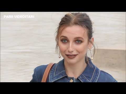 Emma Chamberlain @ Paris 5 october 2021 Fashion Week show Louis Vuitton