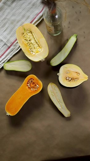 Don’t squish my squash! #squash #butternutsquash #spaghettisquash #acornsquash #zucchini #pumkin #fruit #yellowsquash #vegetables #wintersquash #summersquash #food #education #pantry #ingredients #nowyouknow #funfacts #spaghetti | Shaunson Explains