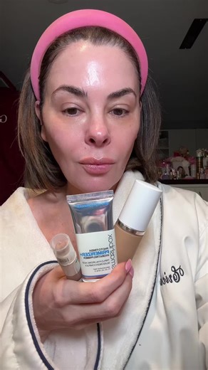 Easy Makeup Tips for Over 40: Achieve a Natural Look