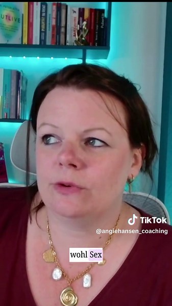 LIEBE, LUST UND ALTE MUSTER Warum reicht Liebe manchmal nicht aus? Warum verlieren sich Paare im Alltag? Und warum fällt es uns oft so schwer, offen über Bedürfnisse, Nähe und Sex zu sprechen? In Folge 9 sprechen wir über Beziehungen, alte Muster, Sehnsucht, Unsicherheiten, Sexualität und die Frage: Kann Liebe wirklich alles aushalten? „Danach ist ein Leben“ mit Angie & Nina Jeden Montag überall, wo’s Podcasts gibt. SPOTIFY. YOUTUBE. AMAZON MUSIC. APPLE PODCASTS. #podcast #beziehung #liebe #dati