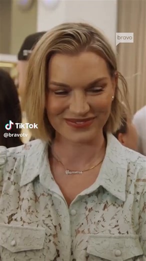 I like Lindsay too but u are 100000% correct with this take... like, Lindsay, it's OK, u don't always have to be a bitch. Her attitude was bad! Even now how she talks about Carl, like please don't make me choose between u & Carl cause I promise u, it will be CARL!! #SummerHouse