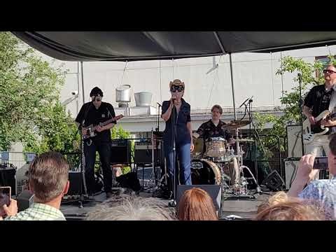 Honey B & The T-Bones -Alien Blues